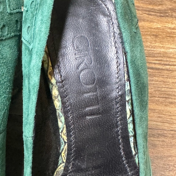 3/$30 Girotti Green Suede Women's Shoes with Snake Print Heel - Picture 4 of 10